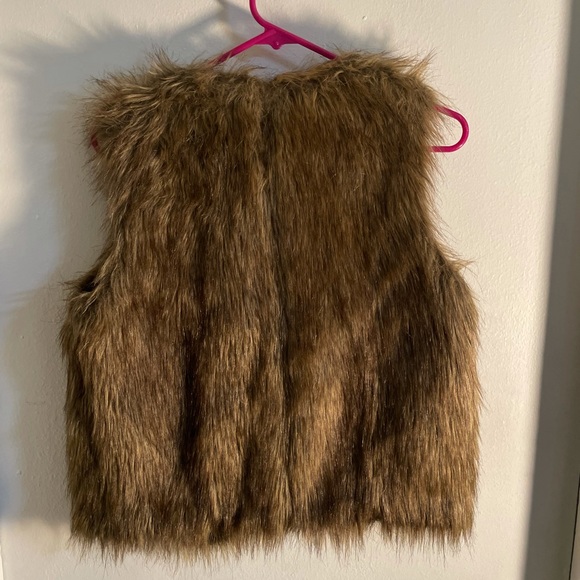 NWOT WD-NY Faux Fur Vest Size Small Make An Offer - Picture 3 of 8